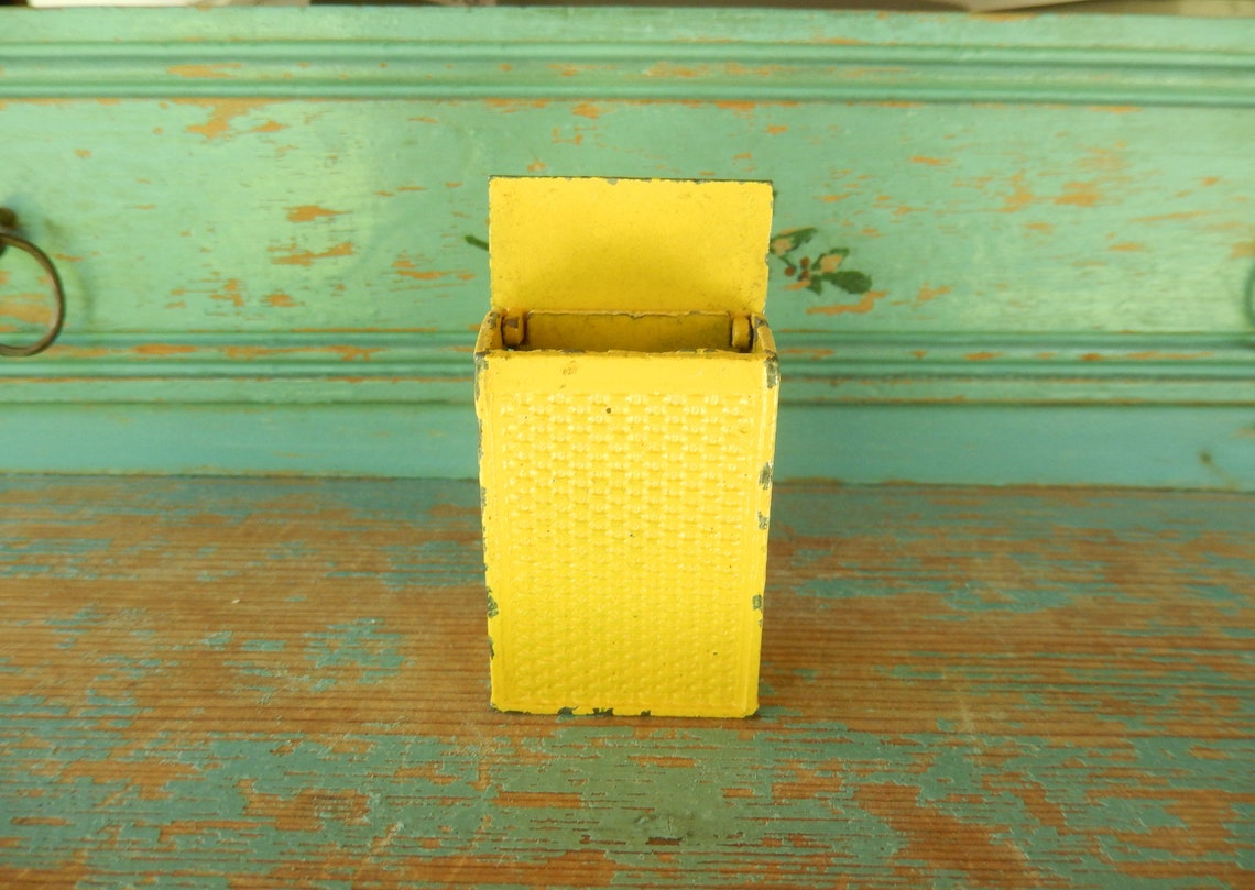 toy hamper with lid