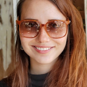 Sonnenbrillen, Sonnenbrille Damen, Vintage 70er Sonnenbrille, Unisex Eckige Sonnenbrille, Minimalistische Horn Rim Sonnenbrille, Tortoise Braune Sonnenbrille