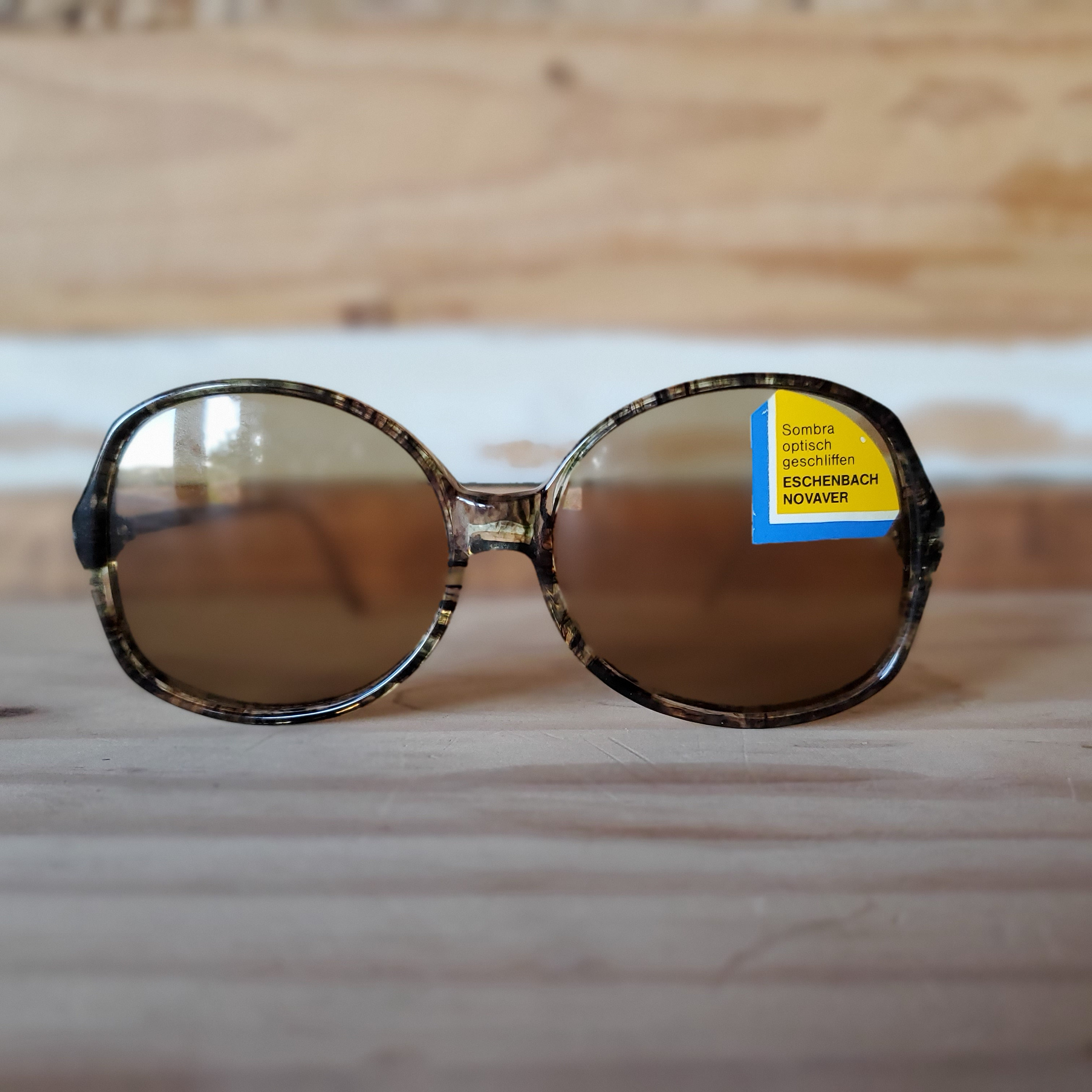 Vintage 70s Round Sunglasses, Tortoise Brown Women  display picture 1