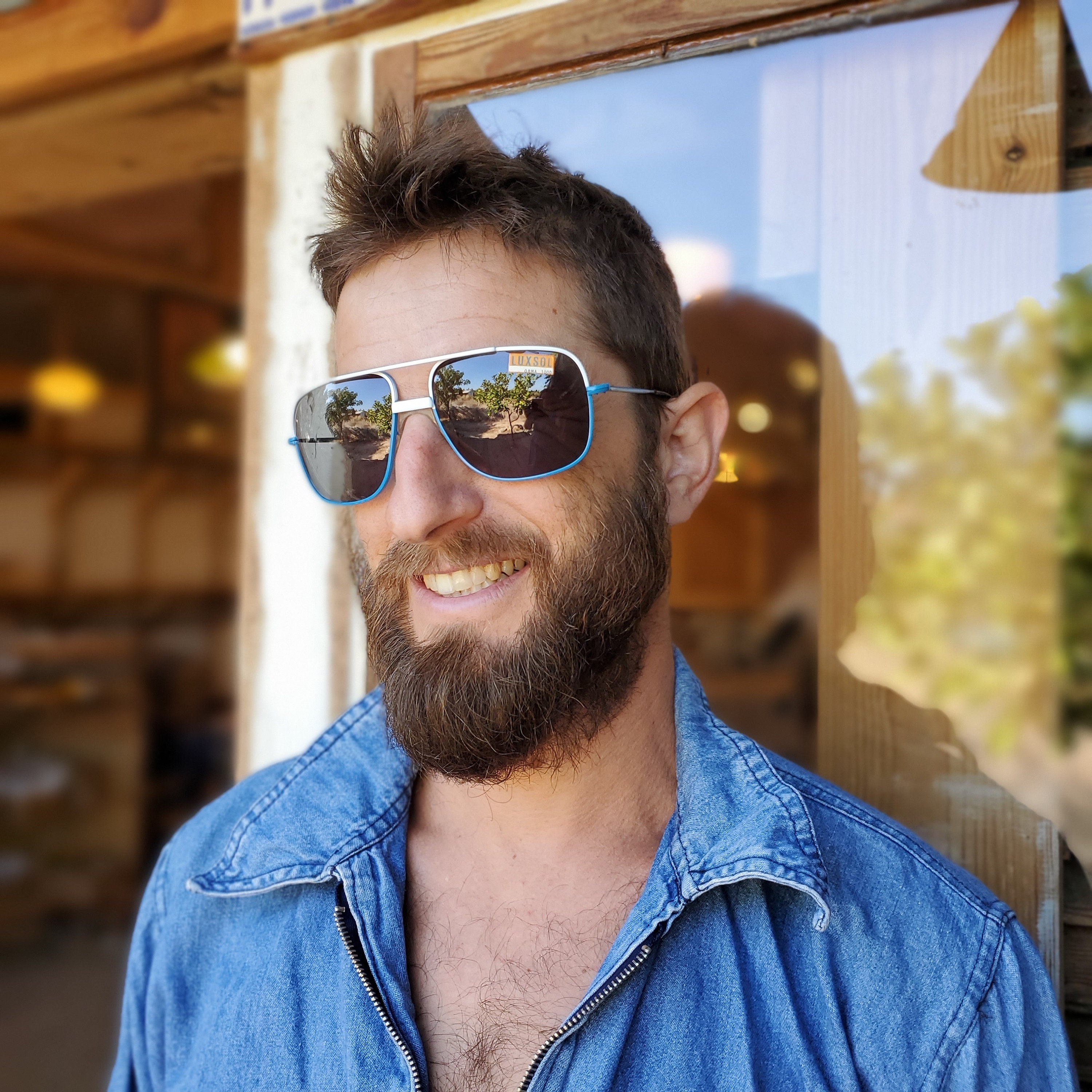 VINTAGE LIGHT BLUE WRAP PILOT SUNGLASSES , some scuffs 1969-1970 Vintage B&L Ray-Ban Wrap-around Aviator Sunglasses  main image 4