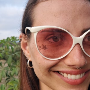 Vintage Sunglasses, Vintage 1970 White Sunglasses, Cat-Eye Sunglasses, Oversize Vintage White Sunglasses, NOS Vintage Eyewear, Sunglasses