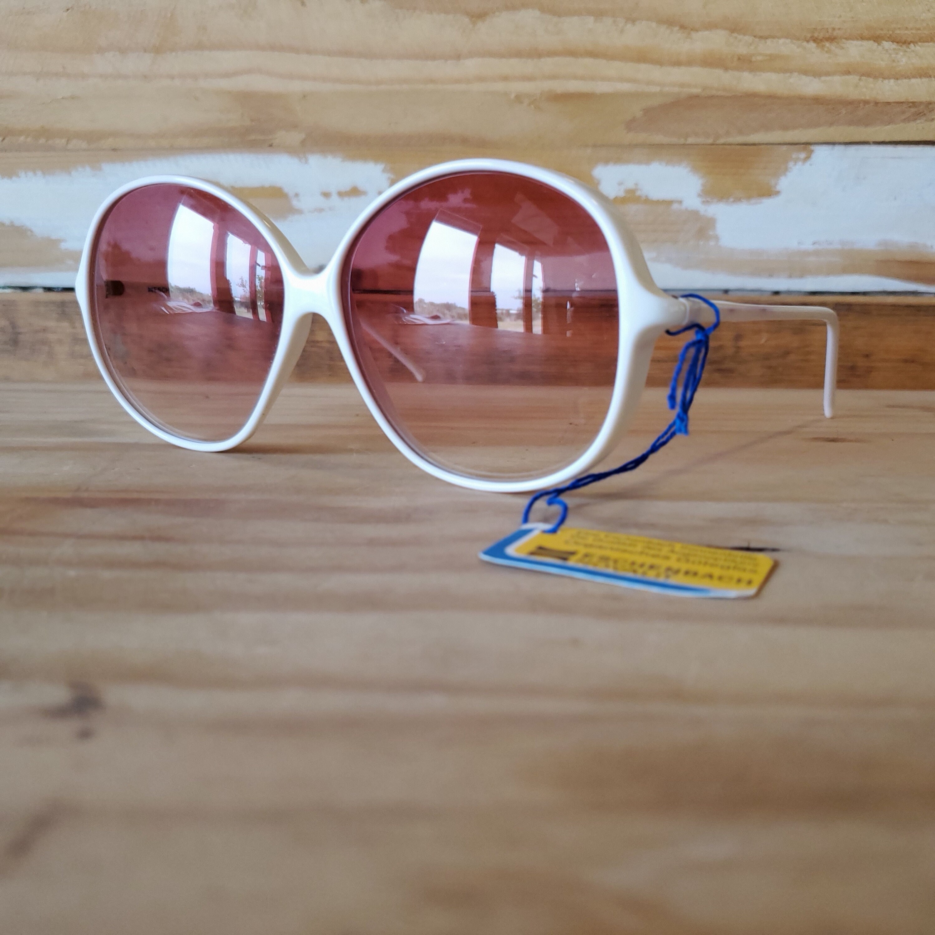Vintage Oversized White Sunglasses, 70 display picture 2