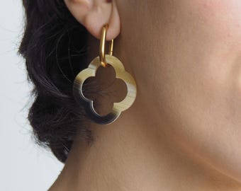 Geometric Flower Earrings Barcelona. Minimalist Acetate Jewelry. Floral Earrings. Modern and Lightweight Jewelry. Chic and Stylish