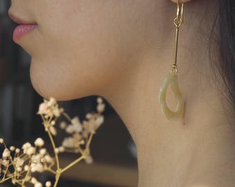 Statement Geometric earrings, Acetate earrings, Dangle earrings, Minimalist design, Bold jewelry, Retro air, Lightweight Irregular Earrings