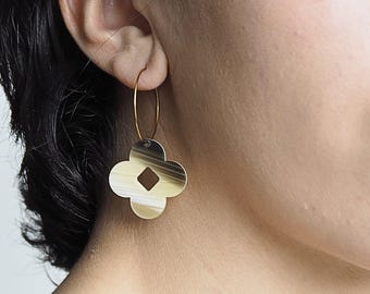 Geometric Flower Earrings Barcelona. Minimalist Acetate Jewelry. Floral Earrings. Modern and Lightweight Jewelry. Chic and Stylish