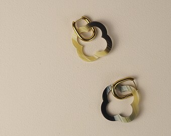 Geometric Flower Earrings Barcelona. Minimalist Acetate Jewelry. Floral Earrings. Modern and Lightweight Jewelry. Chic and Stylish