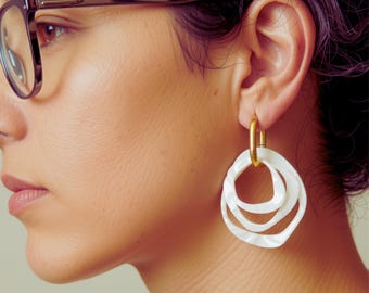 White Geometric Earrings, Mother of Pearl Effect Jewelry, Interlocking Organic Circles, Minimalist Resin Hoop Earrings, Summer Gift for Her