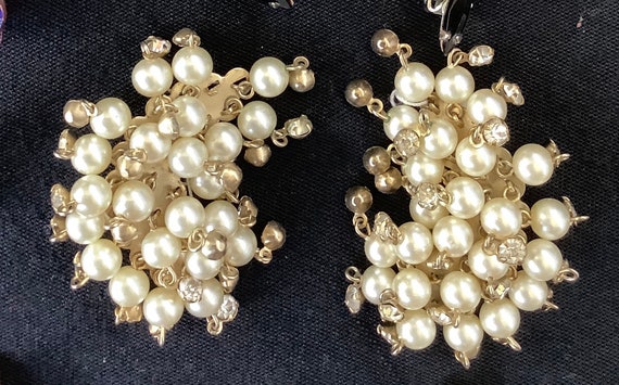 Big glamorous Dangling crescent of faux pearls an… - image 2