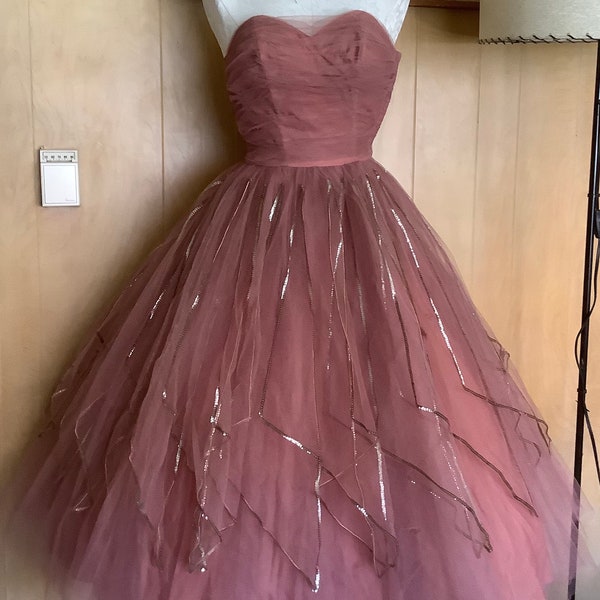 Vintage 50s Stunning Mauve Milk Chocolate Tulle Net Party Prom Strapless Sweetheart Dress Trimmed in Sequins Sz XS 24.5” waist