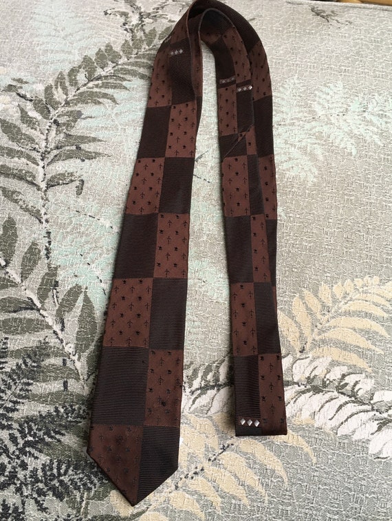 Vintage 50s 60s chocolate brown tie checkered tin… - image 4