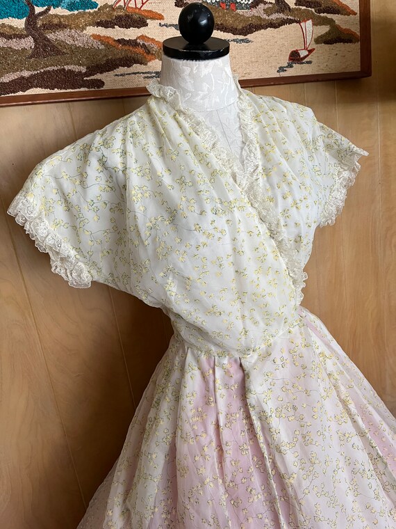 Dreamy Vintage 50s Floral Dressing Gown by Dorian… - image 3