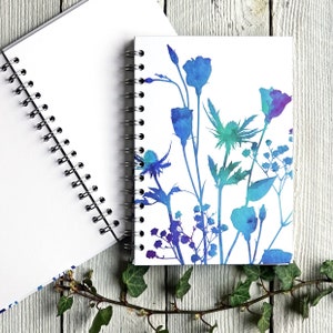 Lisianthus, Sea Holly, Gypsophilia - Notebook, Journal, Sketchbook. Remplisseur de bas, carnet botanique, journal cartonné, reliure spirale