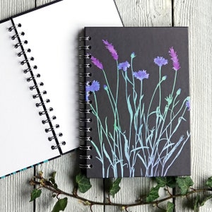 Bleuets et lavande - Cahier, journal, carnet de croquis. Remplisseur de bas, carnet botanique, journal cartonné, reliure spirale