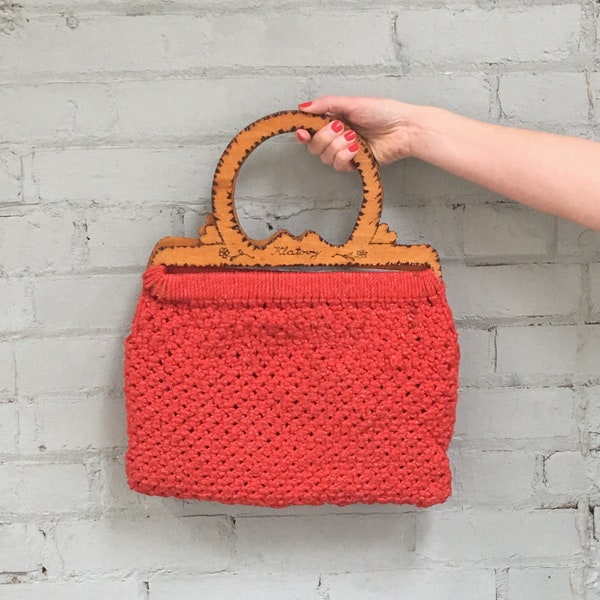 vintage 1970s boho knit top handle bag 70s crochet tote bag cottagecore carved wood handle macrame market purse