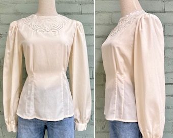 vintage 1980s button back embroidered blouse 80s cream secretary blouse classic mod preppy elegant dressy shirt / medium