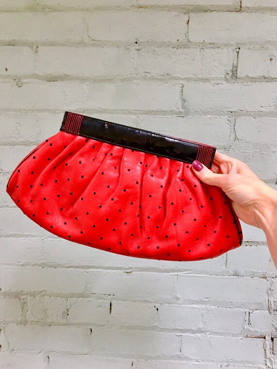 vintage 1980s red leather clutch / 80s leather pur