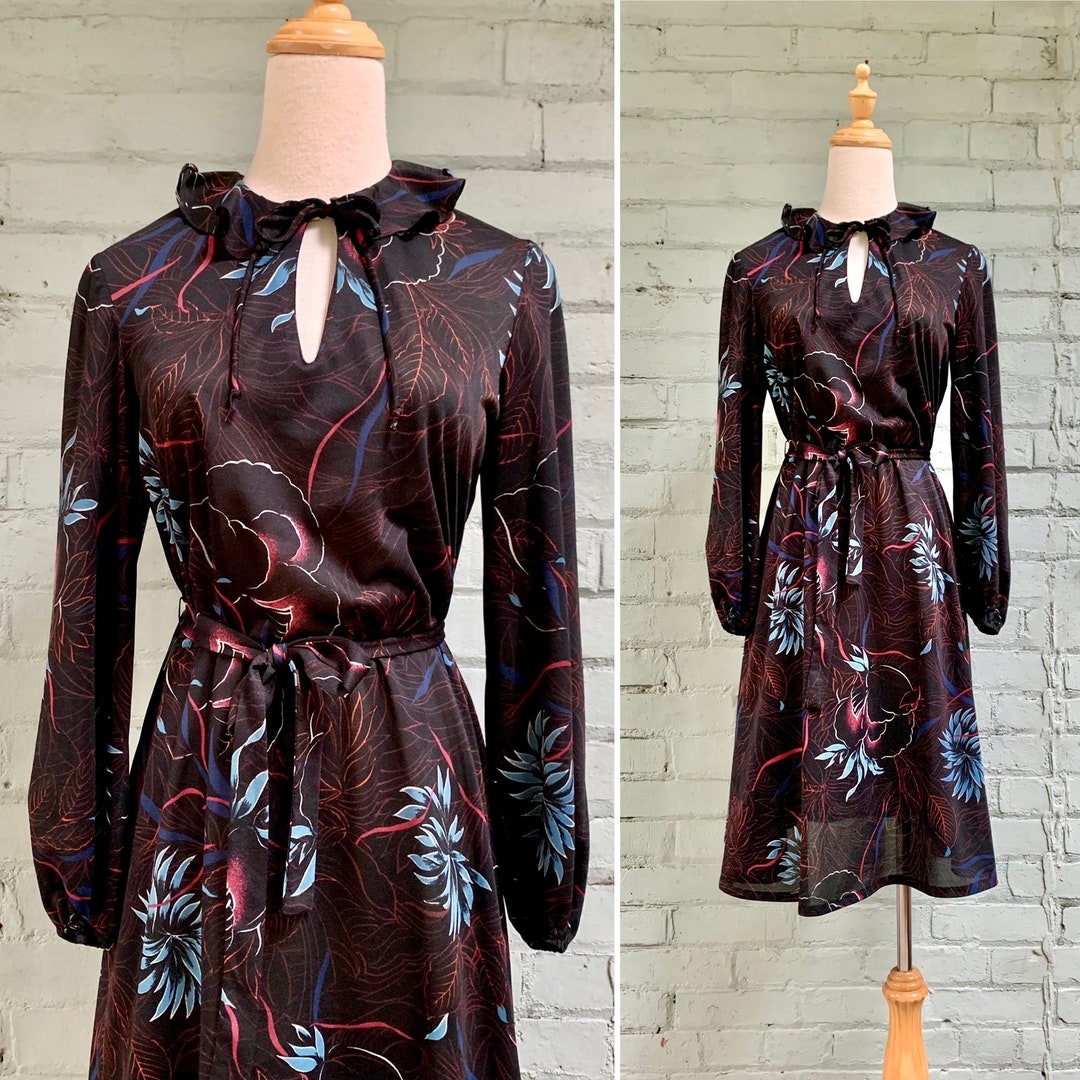 70's V-Neck Belted Floral Day Dress main image 0