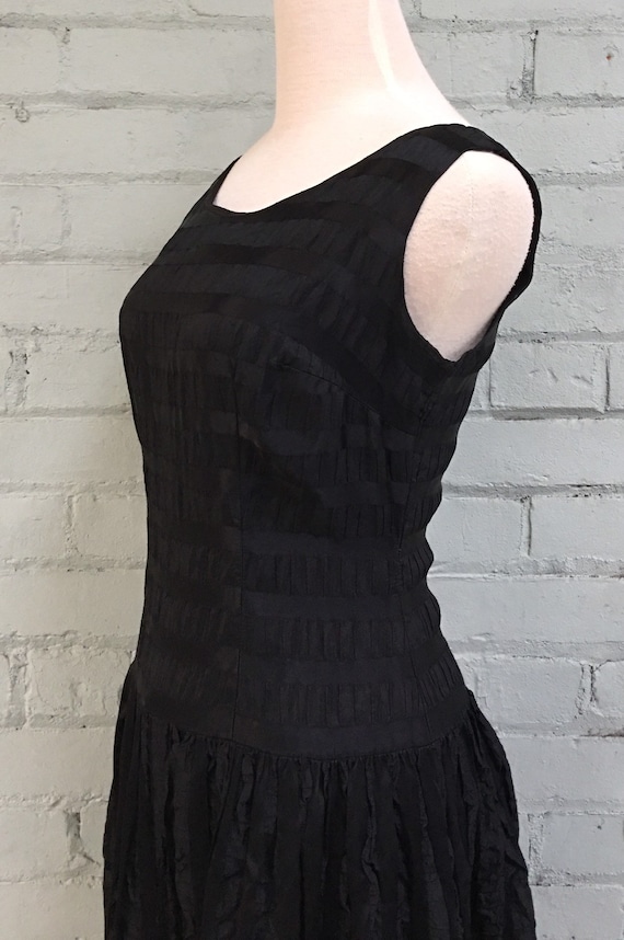 vintage 1960s black sleeveless mini cocktail dres… - image 2