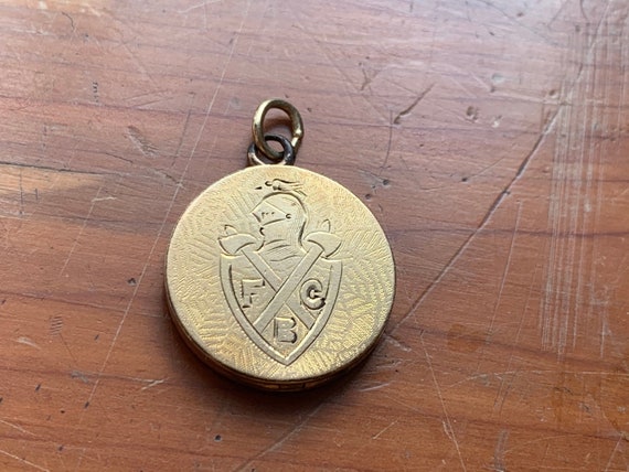 Victorian 14K Hand Engraved Gold Fill Locket / Gol
