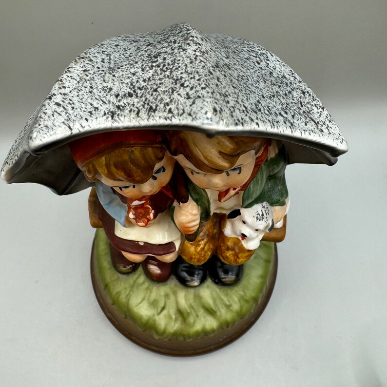 Vintage Japanese Music Box - Adorable Boy & Girl Under Umbrella (hummel ...