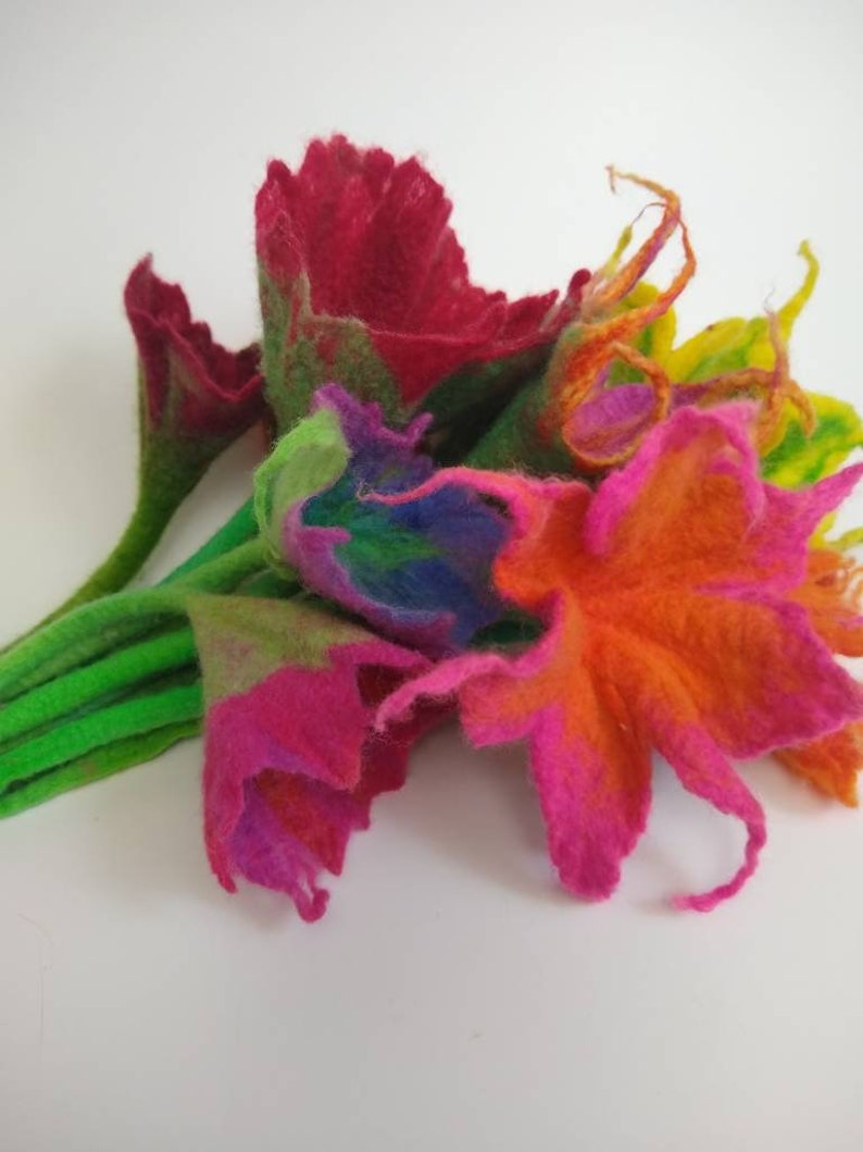 Wet Felting Flowers PDF tutorial, instant download, wet felting lesson, felted flowers instruction. Felt flowers craft tutorial. Creative. image 3