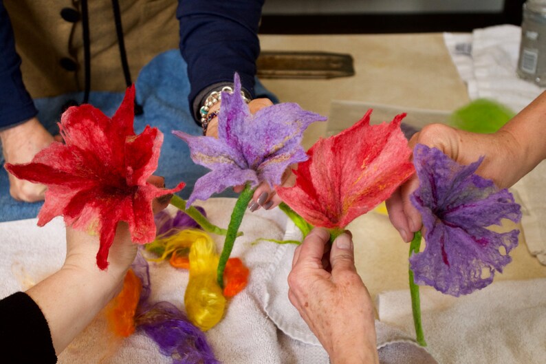 Wet Felting Flowers PDF tutorial, instant download, wet felting lesson, felted flowers instruction. Felt flowers craft tutorial. Creative. image 6