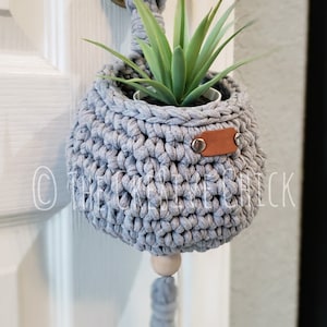 Chunky Hanging Basket Crochet PATTERN fast & easy! TShirt Yarn planter cute modern home decor | INSTANT download! Pdf farmhouse DIY gift