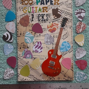 100 médiators en papier, découpes, scrapbooking, fabrication de cartes, pochette cousue, collage, journal indésirable, musique
