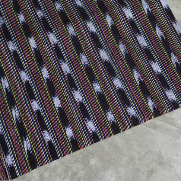 Ethnique maya (#37) Tissu guatémaltèque - Handmane Ikat Fabric - Tissu par verge - 1 yard