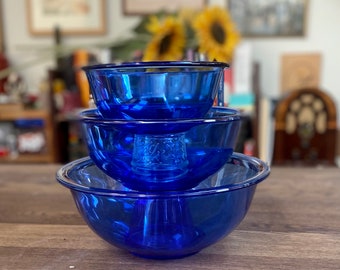 Set of 3 Vintage Cobalt Blue Glass Pyrex Mixing/Nesting Bowls, Retro Blue Glass Pyrex Nesting Bowls, Vintage Pyrex Mixing Bowl Set of 3