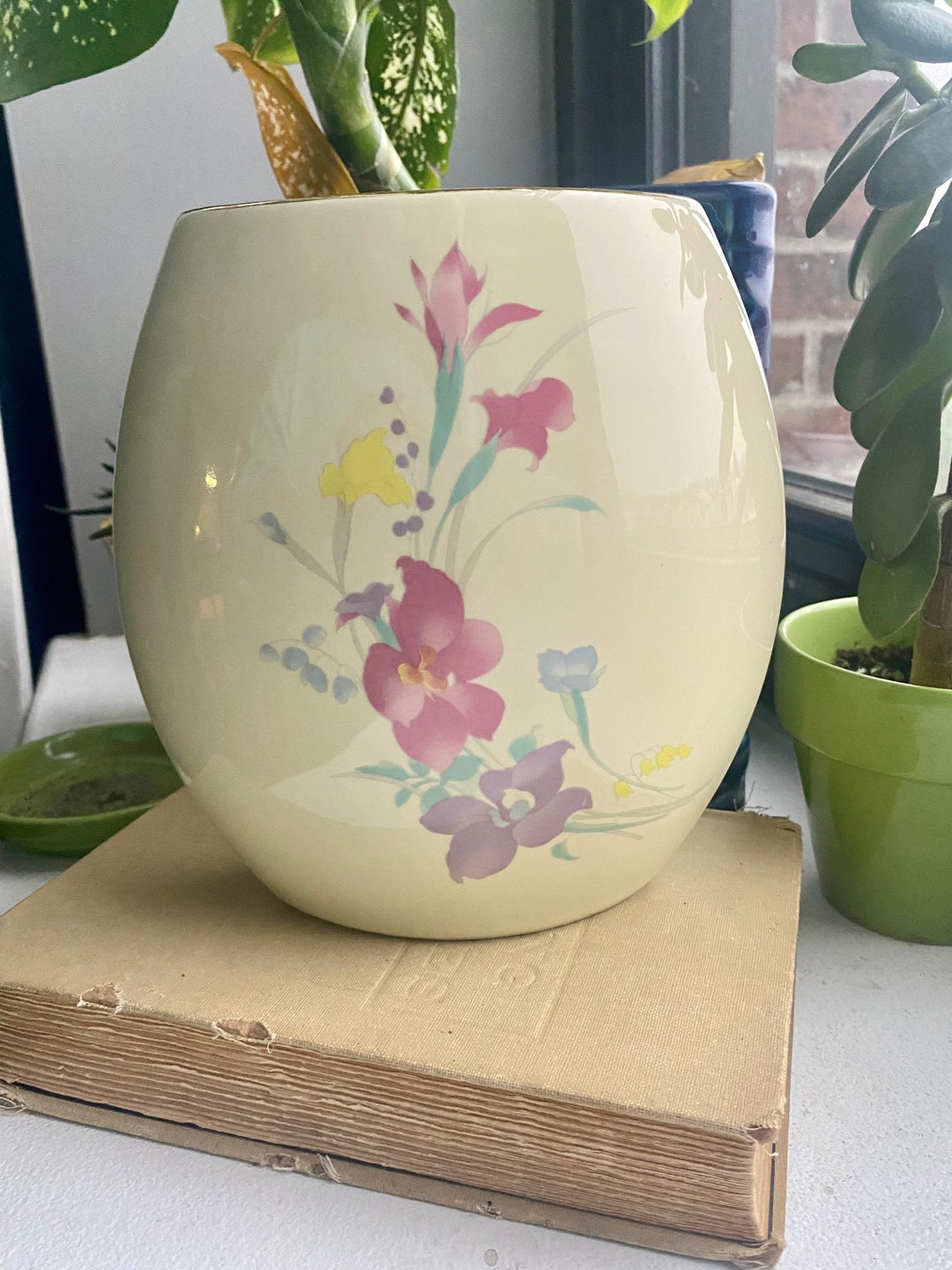 Retro Cream Pastel Lily Vase Art Deco Revival Flower Vase Etsy