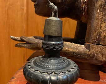 Rare Laos “Nam Tew” water vessel Earthenware