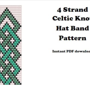 Puede incluir: Un patrón digital para una cinta de sombrero con nudo celta de 4 hebras que presenta un diseño geométrico repetitivo en tonos verde, negro y blanco. El texto dice 4 Strand Celtic Knot Hat Band Pattern e Instant PDF download sobre fondo blanco.