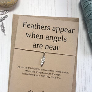 Bracciale dei desideri - "La piuma appare quando gli angeli sono vicini" cartolina del sentimento con busta