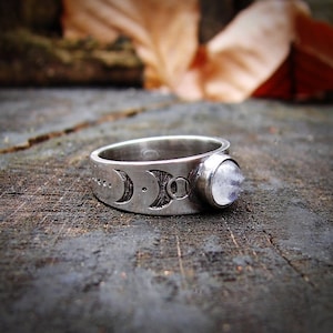Mondphasenring, Mond Schmuck, Ring mit Mondstein, Halbmond und Vollmond, Himmlischer Ring, Dreifaltige Göttin, Wicca Schmuck, Hexentum