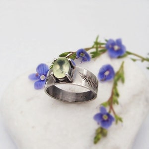 Silver Fern Ring with Green Prehnite, Botanical Ring, Nature Ring, Plant Ring, Forest Ring, Woodland Ring, Elven Ring, Plant Mom Gift