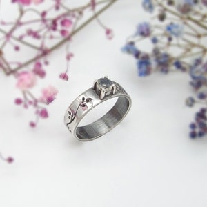 Silver Ring with Faceted Labradorite, Nature Ring, Leaf Ring, Botanical Ring, Romantic Gift for Her, Elvish Ring, Forest Ring, Promise Ring