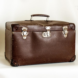 Raro transportín vintage para mascotas, cesta para gatos y caja para perros pequeños de los años 50.