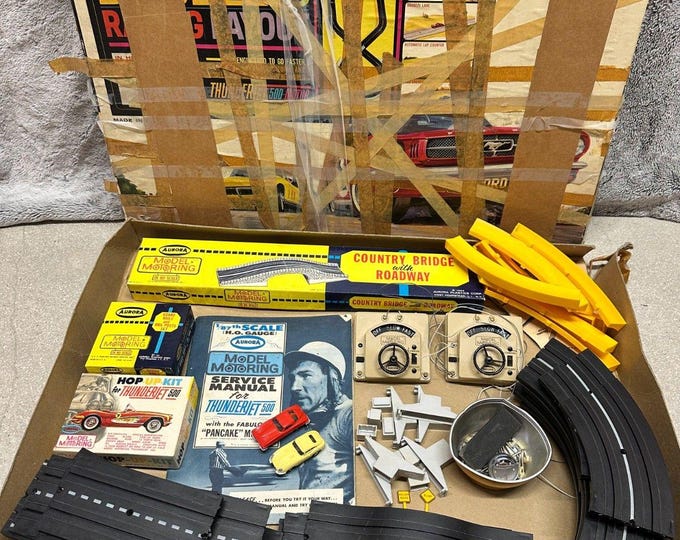 Aurora Model Motoring HO Slot Car Track Lot Thunderjet 500 T-jet ...