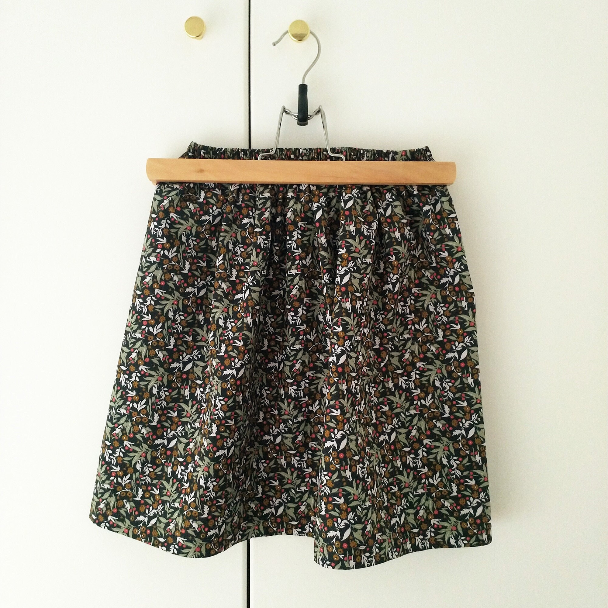 Jupe Blanche Animal Avec Motif Fleurs Vertes - Taille 10 - Occasion Très Bon état