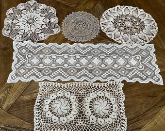 Vintage Doilies,  Crochet Handmade, Antique White, Flowers  Doily, Table Runners,  Doilies Treasures
