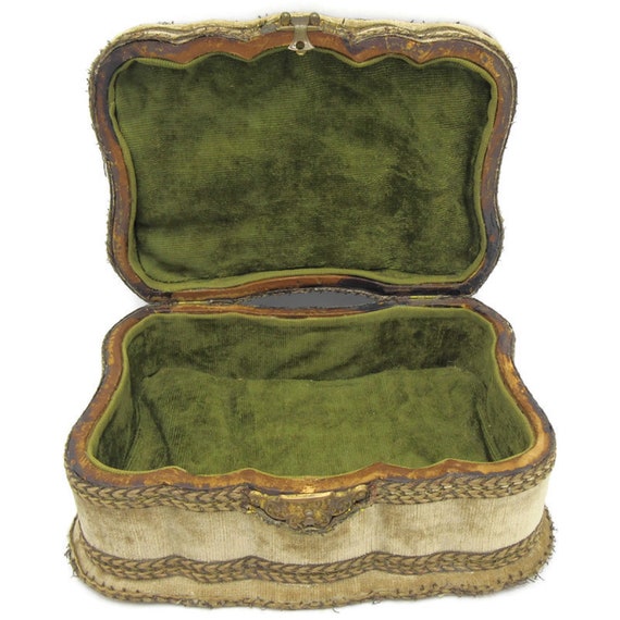 Victorian Velvet Vanity Box 1800's - image 7