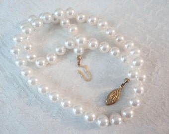 Glass Pearl Choker Necklace