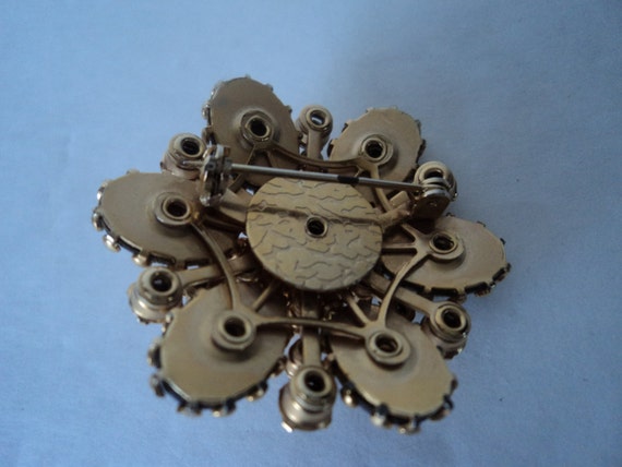 Vintage Honey Rhinestone And Cabochon Brooch - image 5