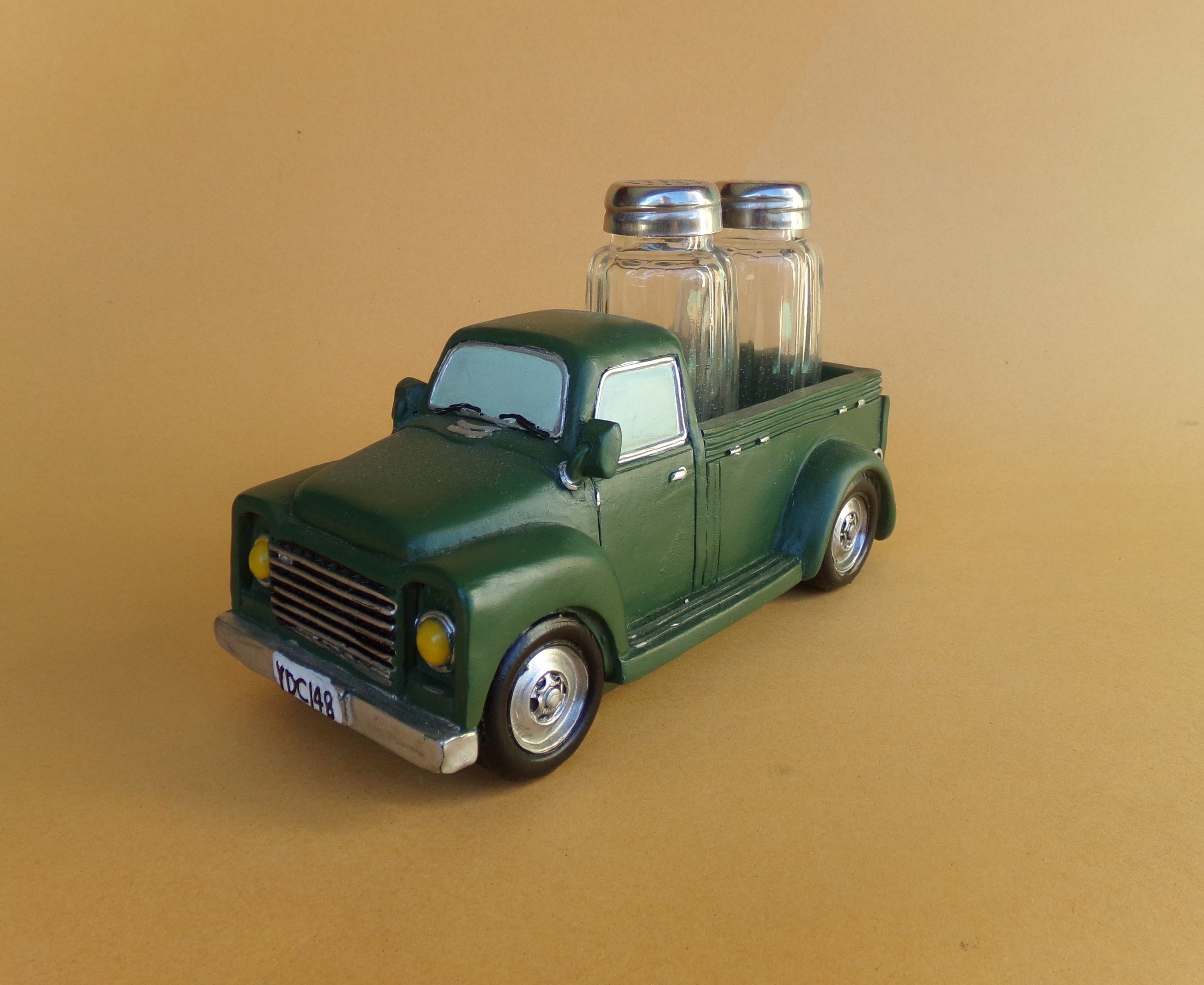 SALT /& PEPPER Shaker~~ Green Truck Transport