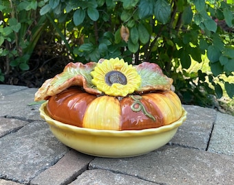 PIE PLATE * PUMPKIN with Decorated Lid! Fall Theme, 10”