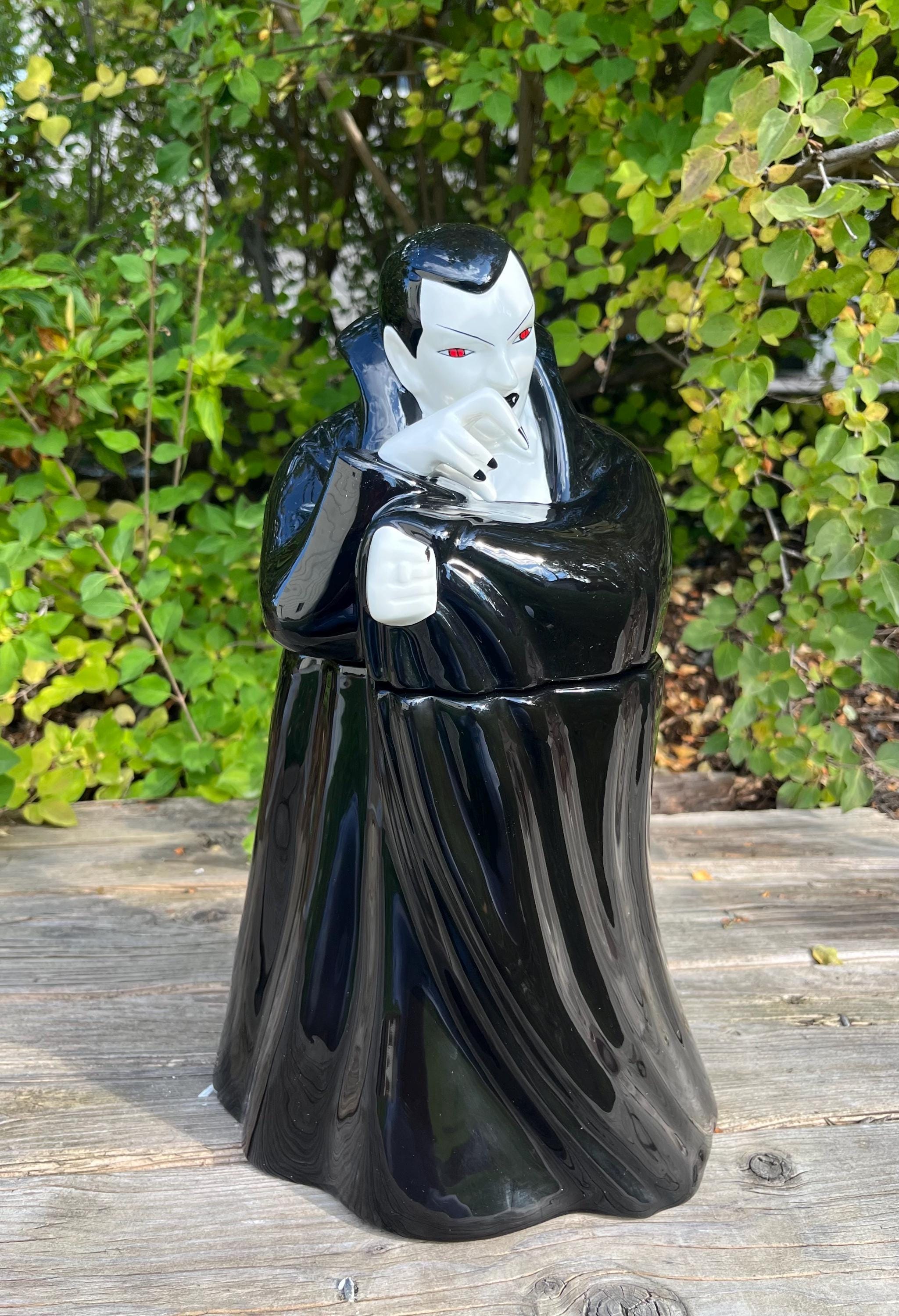 COOKIE JAR * Dracula, Limited Edition, 665/1000. Treasure Craft