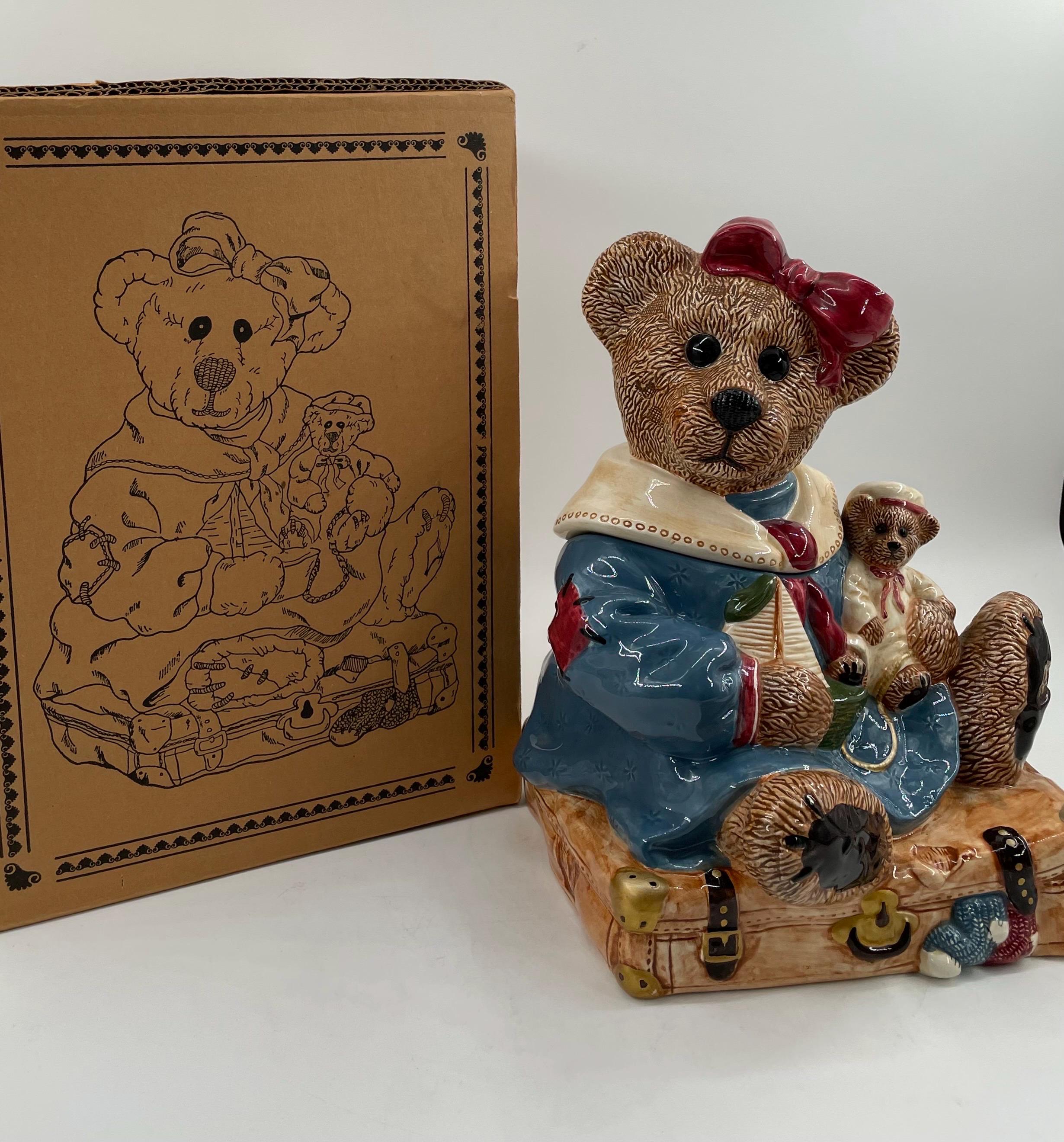 COOKIE JAR * Boyd's Bear, Bear on a Suitcase, Boyd's Collection