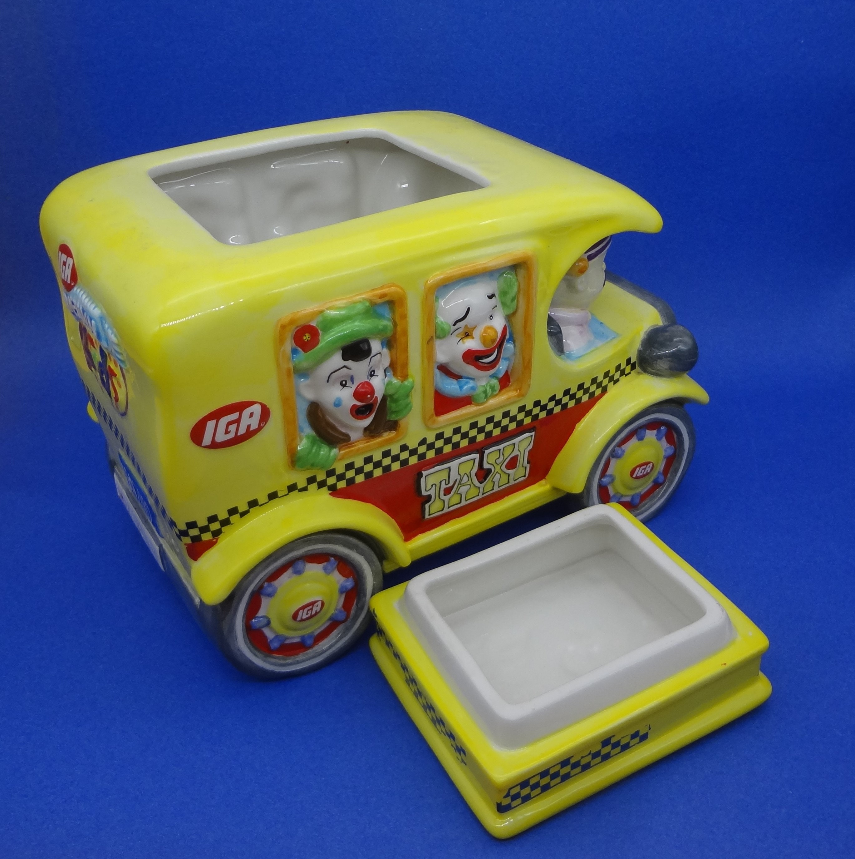 COOKIE JAR * Circus Daze, Clown Taxi, 2002, Embossed, IGA