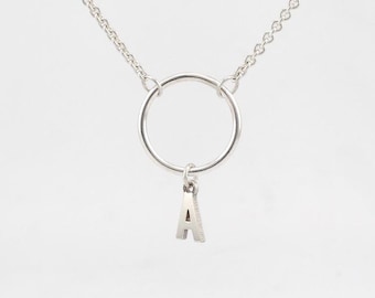 Sterling Silber O-Ring Tageshalsband mit Initial Charm - Optional mit Verschluss